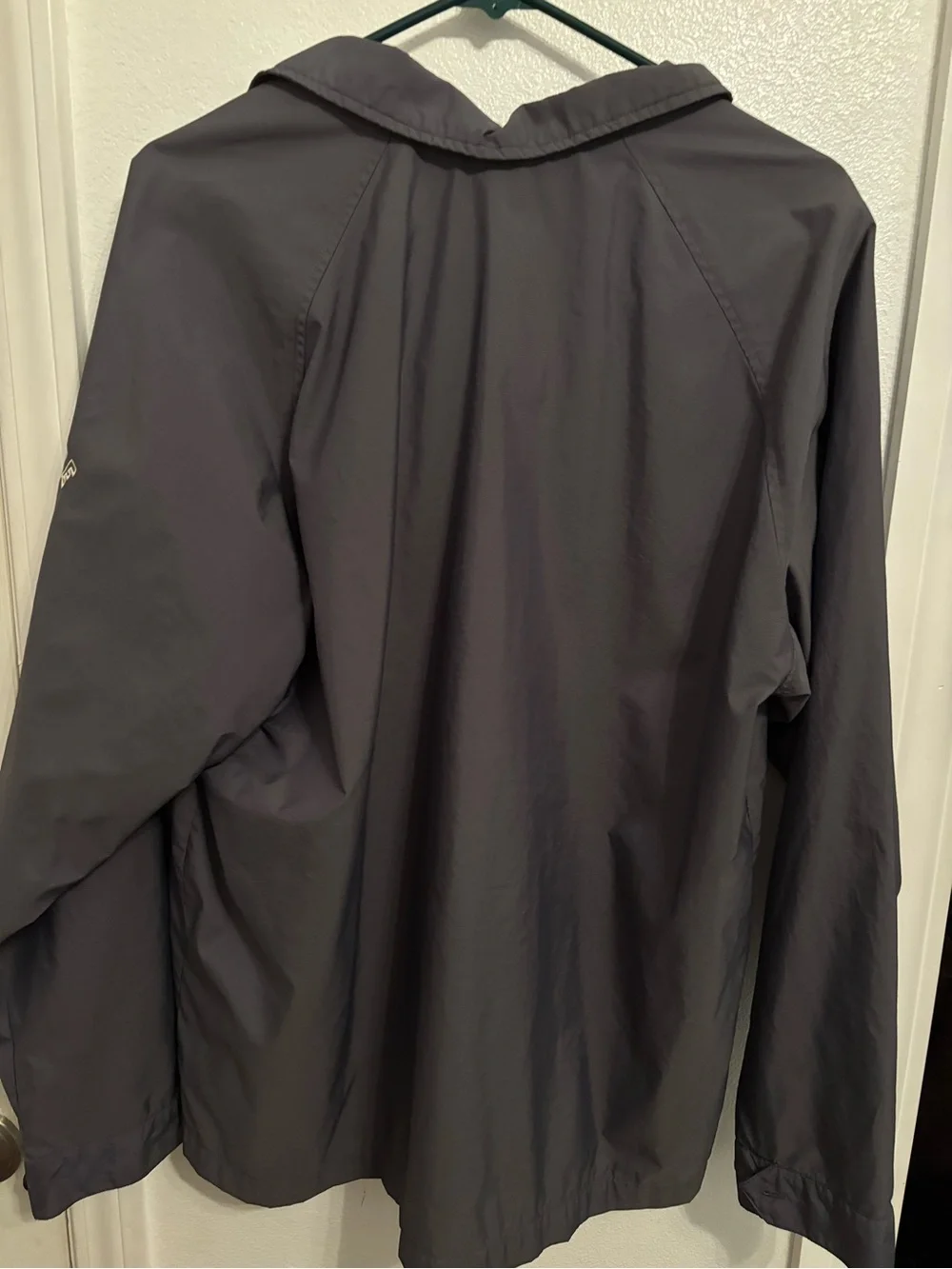 Vintage 90’s Nike Charcoal Windbreaker with Cream Accents Xl